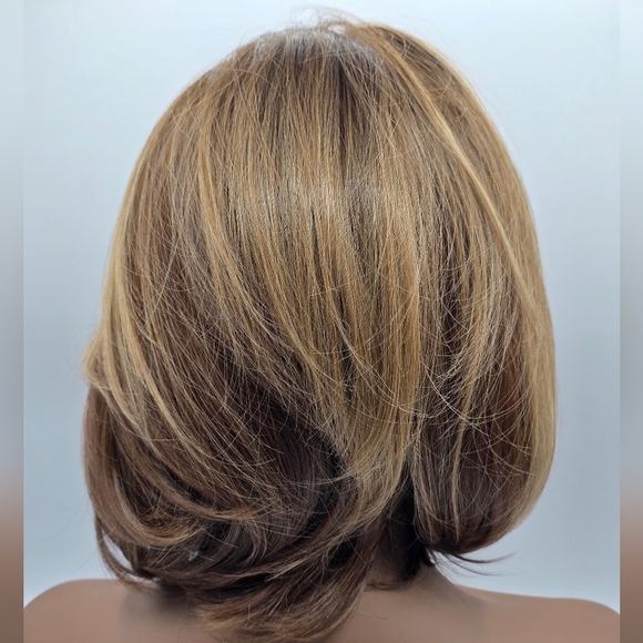 Chelsey Smith Crowns Cosmetics Stella Caramel Blonde Lace Front Wig - Picture 5 of 9